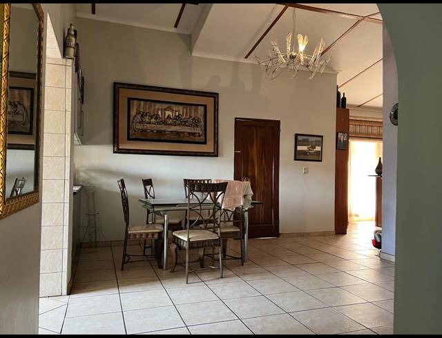 6 BEDROOM HOUSE FOR SALE IN CASHAN